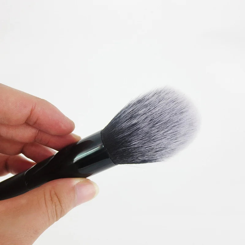 Soft Glow Blush Brush